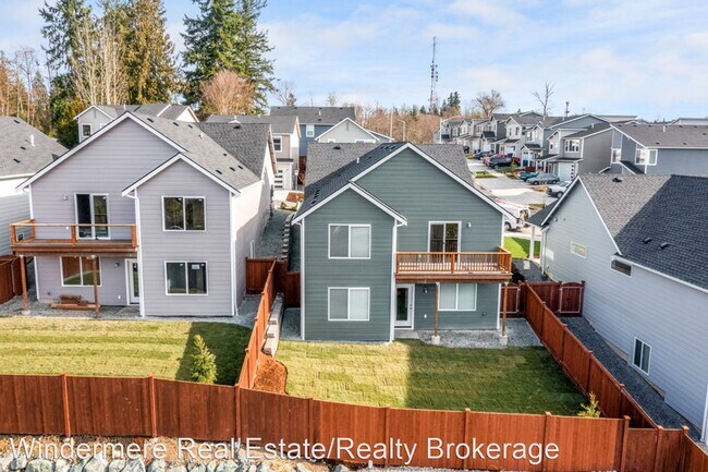 Foto del edificio - 4 br, 2.5 bath House - 6332 84th Ave NE