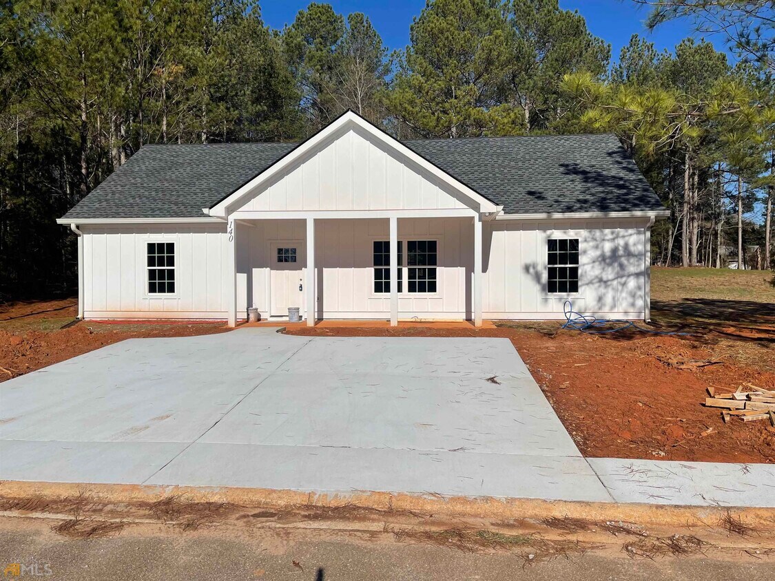 140 Sidetrack Cir, Comer, GA 30629 House Rental in Comer, GA