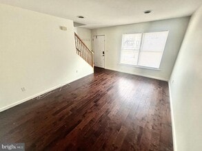 Building Photo - 3576 Edgemont St