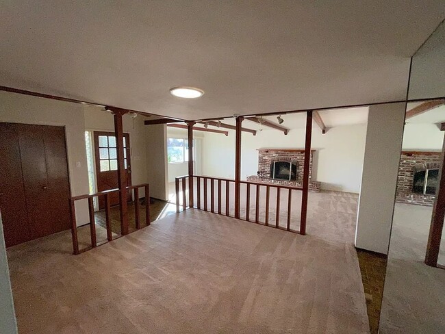 Foto del edificio - Freshly painted 3 bedroom, 2 bathroom hous...