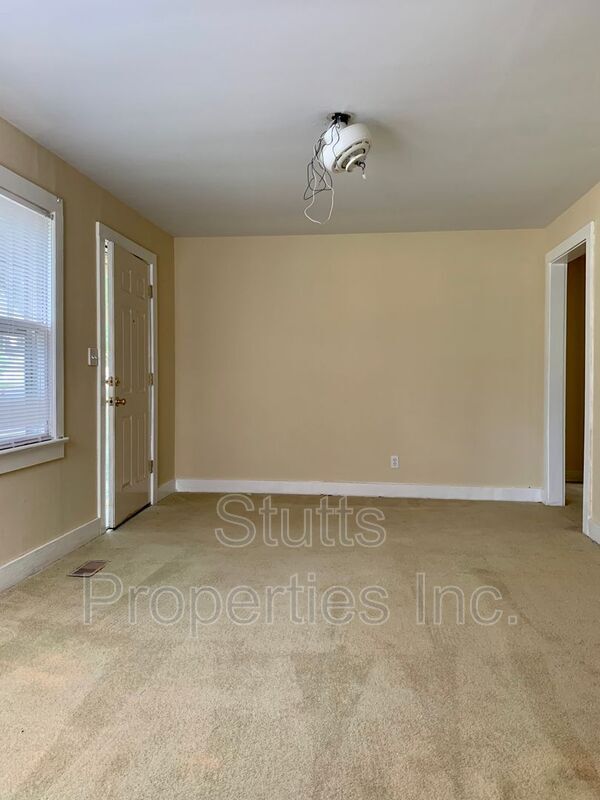 Building Photo - 1611 Southern Blvd