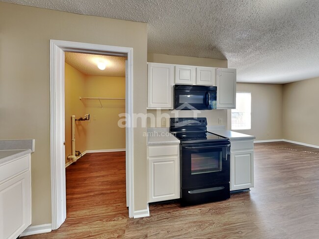 Foto del edificio - 8399 S Rising Sun Dr