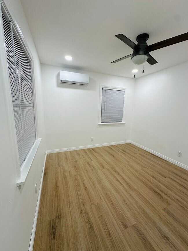 Foto del edificio - 1537 Freeman Ave