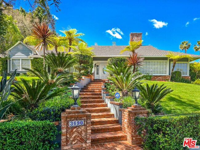 Foto del edificio - 3690 Crownridge Dr