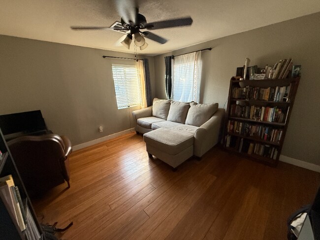 Foto del edificio - 359 N 21st Ave