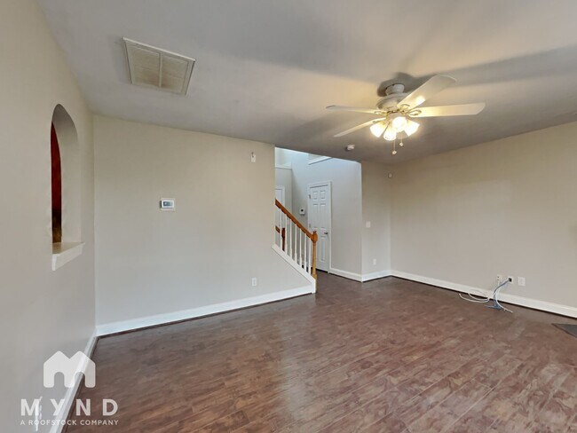 Foto del edificio - 112 Tyler Gate Ln