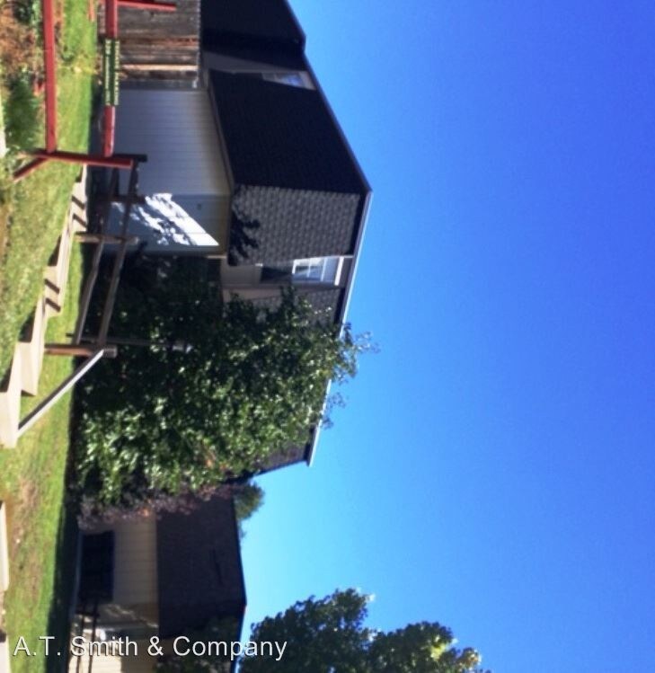 Primary Photo - 327 N Columbine St