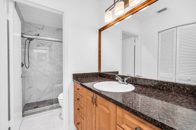 Building Photo - 13462 Sabal Palm Ct