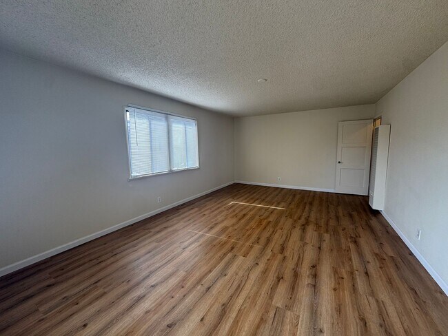 Building Photo - $2,995! Charming 2-Bedroom Home with Bonus...