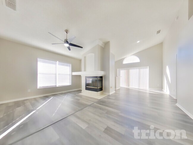 Foto del edificio - 1998 Grasmere Dr