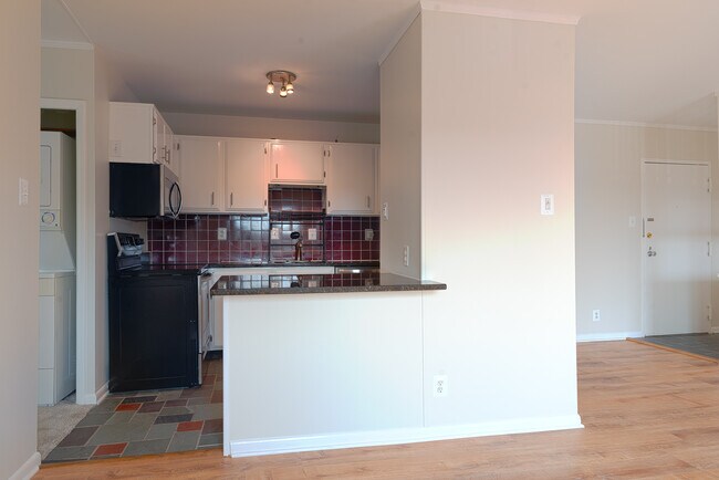 Building Photo - Condo