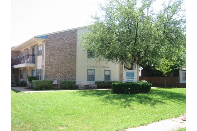 Primary Photo - Gatewood Village Apartments