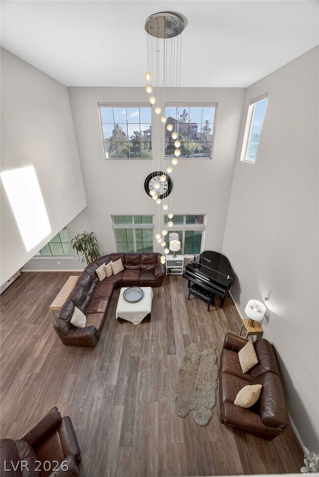 Foto del edificio - 9945 Birch Knoll Ave