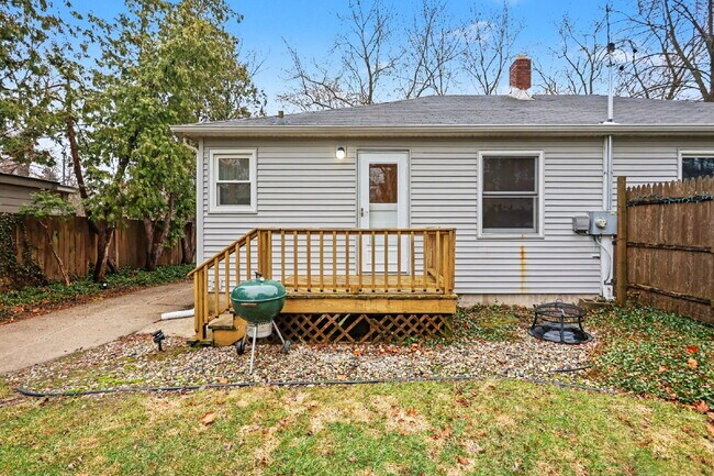 Foto del edificio - 1 Bedroom Rental Duplex in Midland- $1000/month