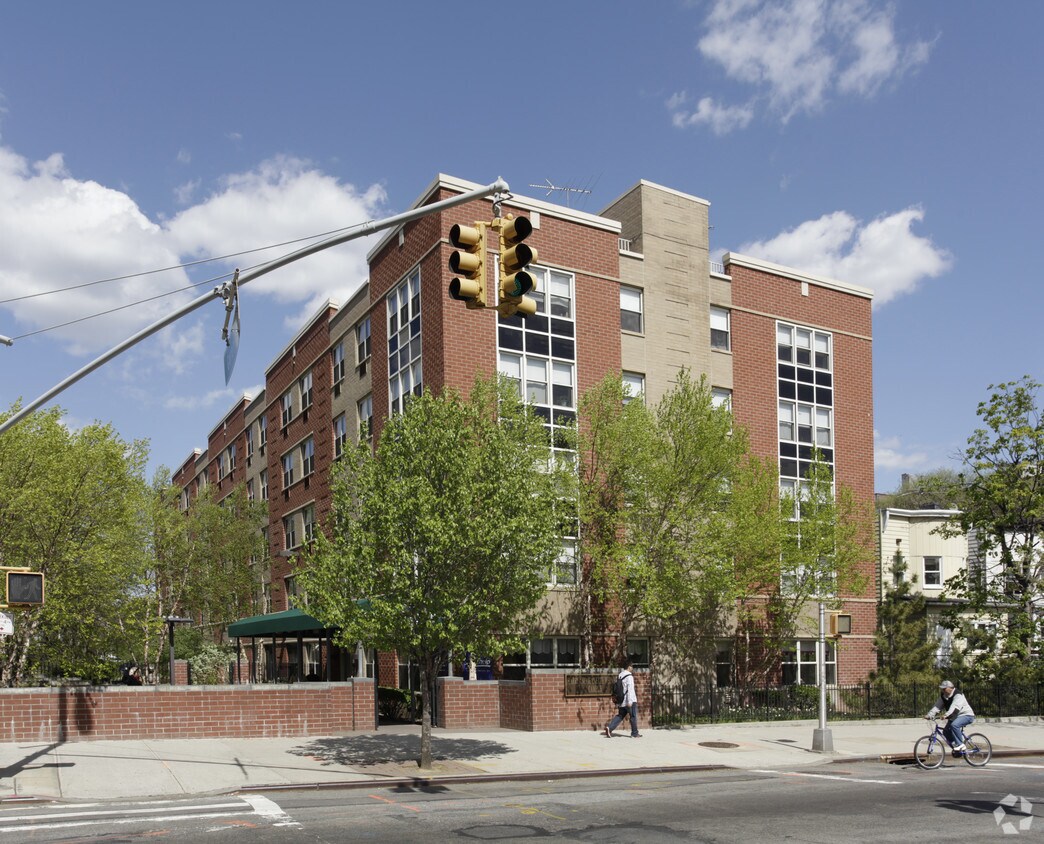 Harry and Weinberg Apts. Apartments in Flushing, NY