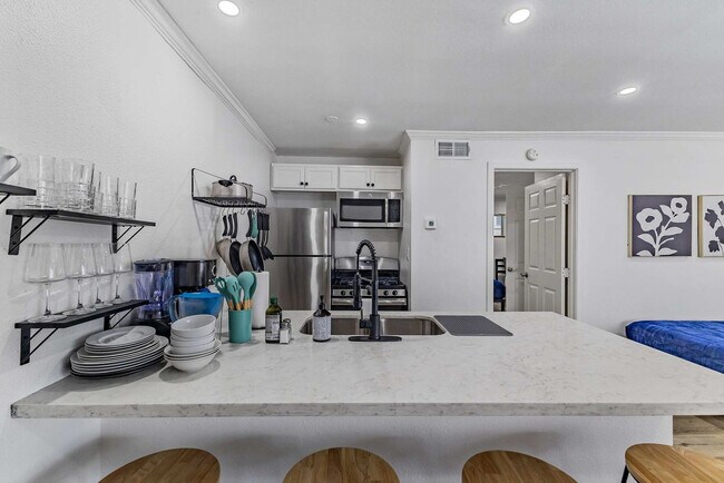 Foto del edificio - 2216 Hazard St