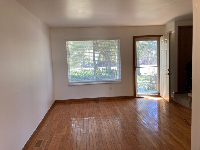 Building Photo - 6143 Porter Rd