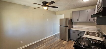 Building Photo - 5462-5462 Misty Ln