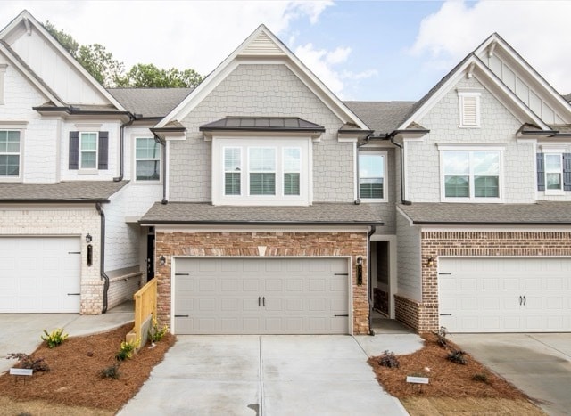 Beautifully designed 3-bedroom, 2.5-bath end-unit townhome in Suwanee - Beautifully designed 3-bedroom, 2.5-bath end-unit townhome in Suwanee