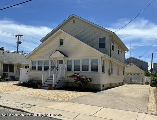 Primary Photo - 105 L St