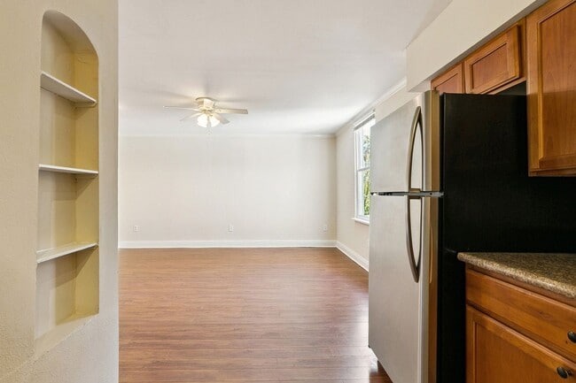 Building Photo - 1621 Governor Nicholls St