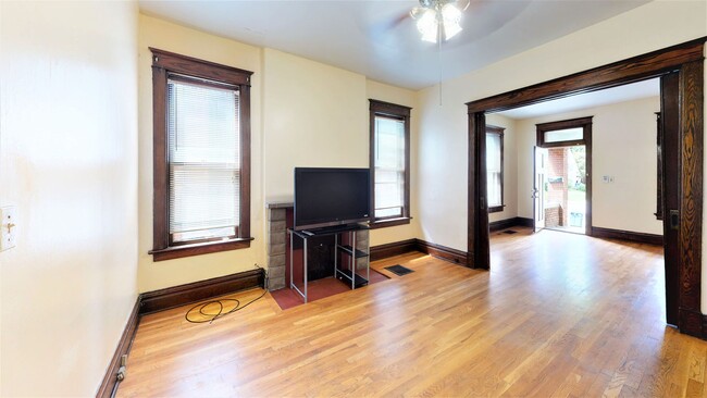 Building Photo - 2074-2078 Summit Street