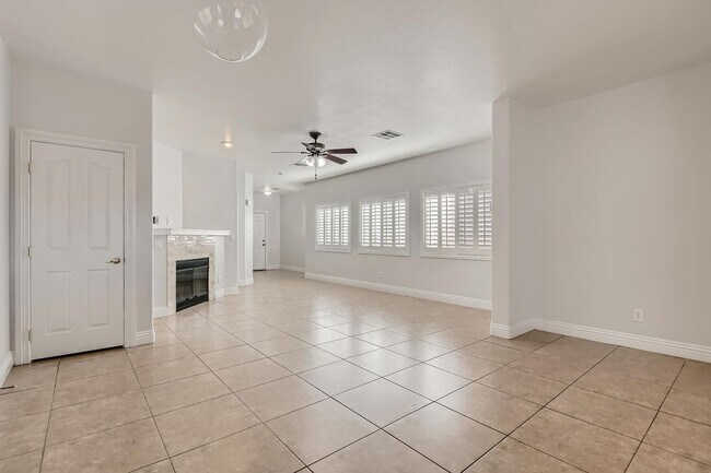 Foto del edificio - 5 Bedroom in Silverado Ranch!