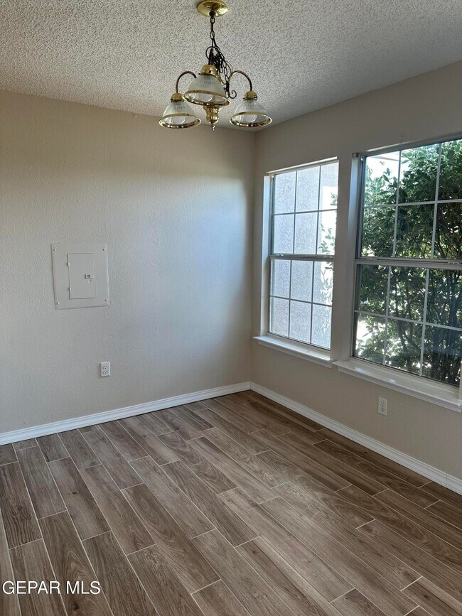 Building Photo - 6228 Antelope Ct