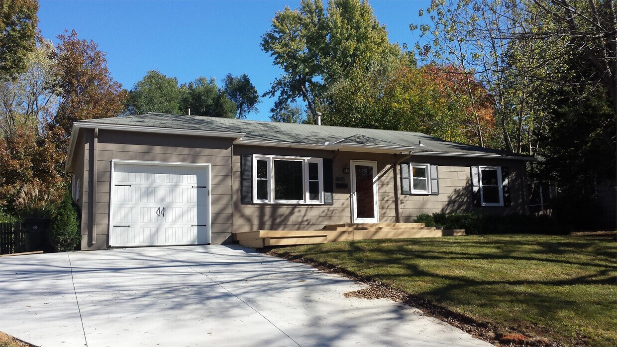 Foto principal - 8015 Reeds Rd