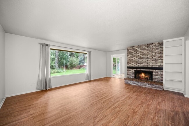 Foto del edificio - Available Now!! 5 Bedroom, 3 Bathroom Ranc...