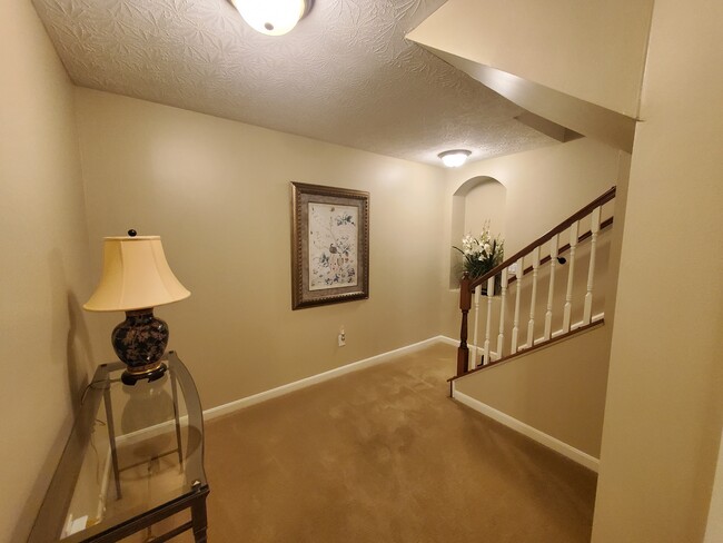 Building Photo - 7226 English Dr