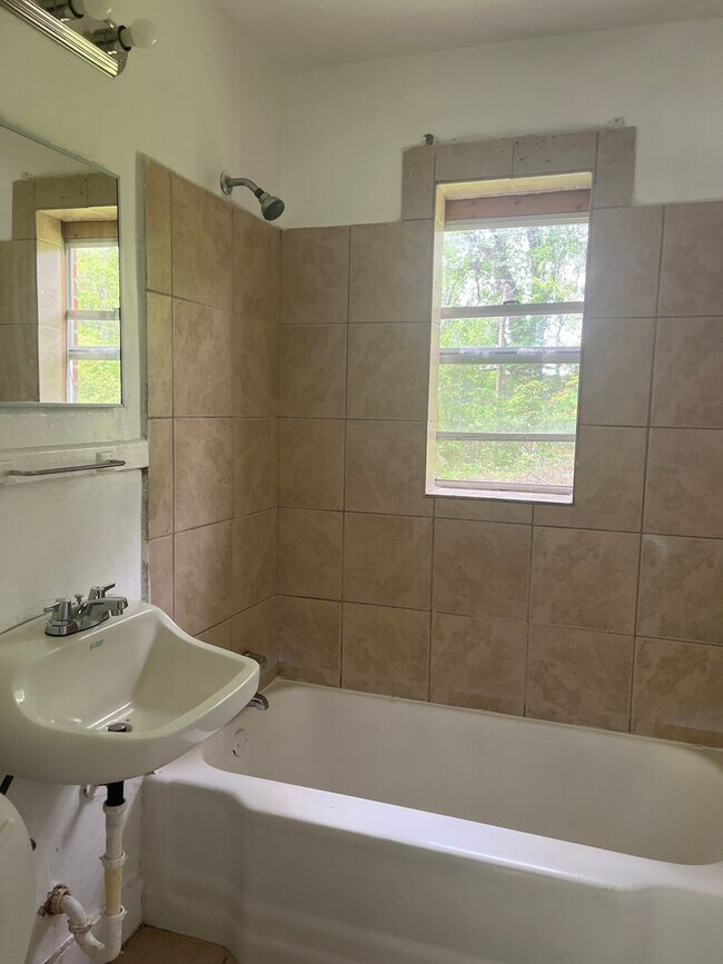 Foto del edificio - Newly renovated 2 Bedroom !