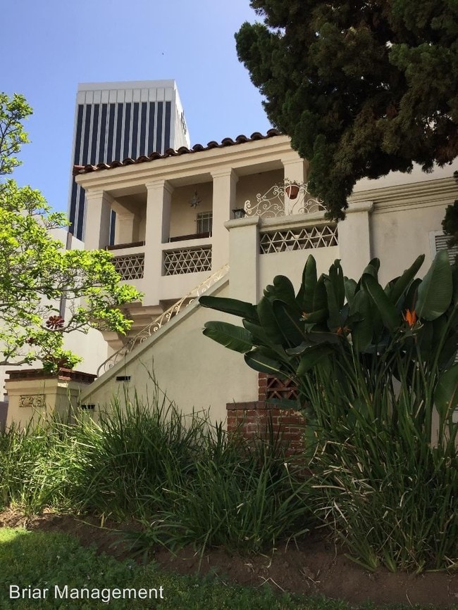 Building Photo - 728-728 S Orange Grove Ave