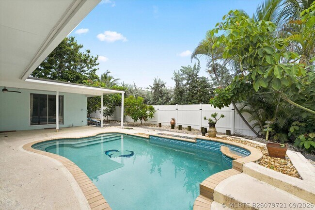 Foto del edificio - 167 Beacon Ln