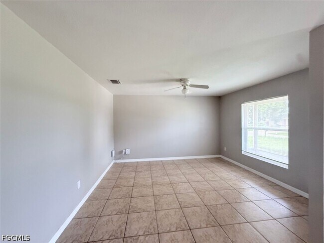 Foto del edificio - 208 Hightower Ave S