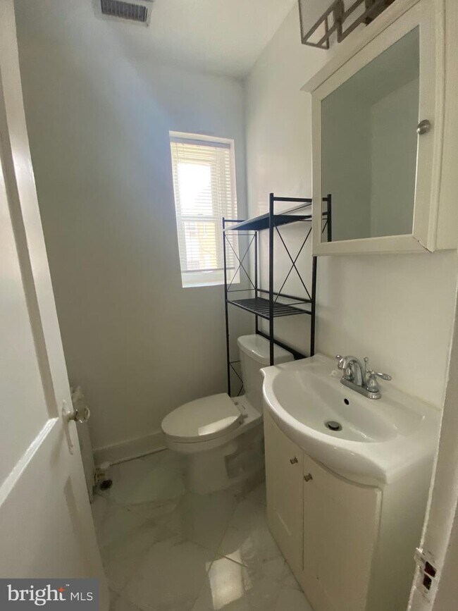 Foto del edificio - 2329 Fairlawn Ave SE