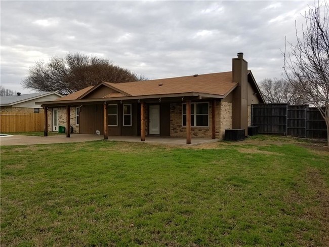 Building Photo - 6560 Highview Terrace