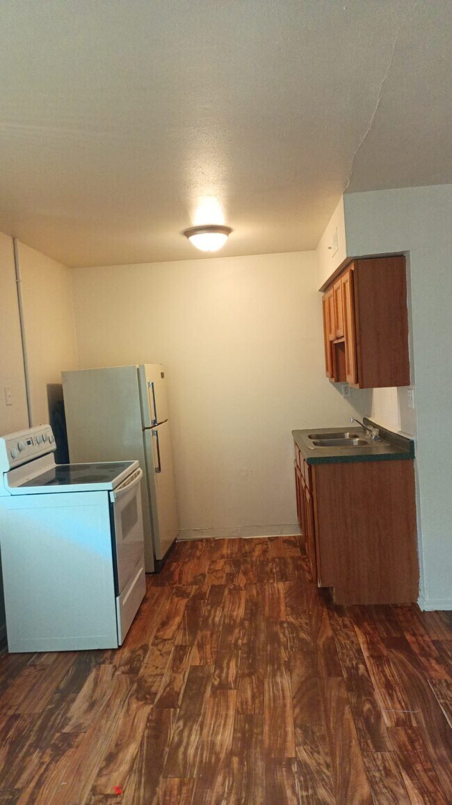 Foto del edificio - 2408 Williams Creek Rd