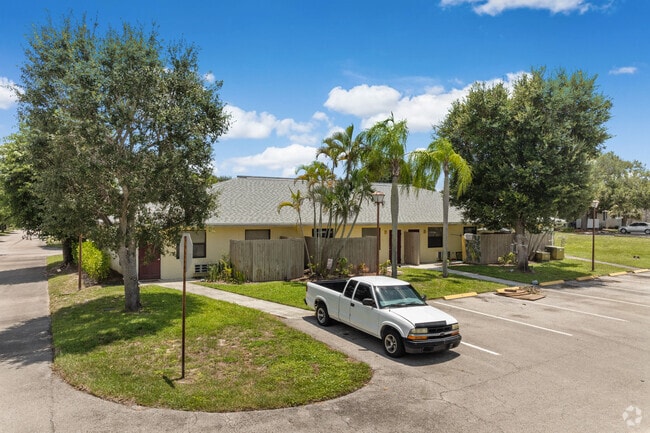 Building Photo - Woodfield Apartments