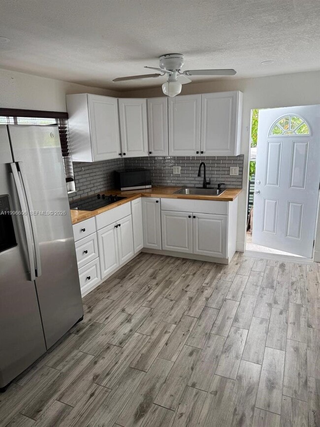 Building Photo - 5420 E 7th Ave