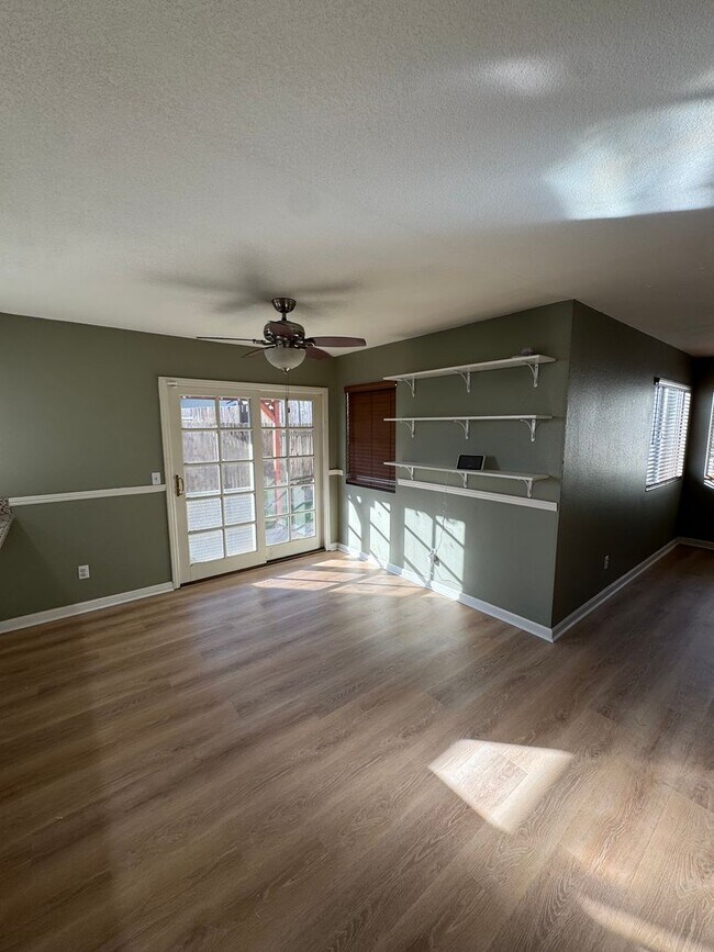 Foto del edificio - 4 Bed 3 Bath in Desirable Santa Maria Neighborhood