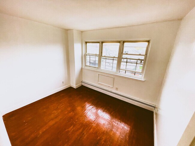 Foto del edificio - 612 Underhill Ave