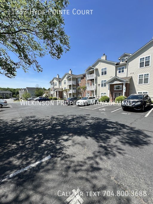 Foto del edificio - 2BD/2BTH Top Floor Condo in Hyde Park