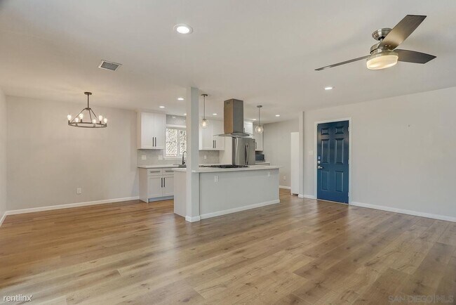 Foto del edificio - 3 br, 2 bath House - 6466 Bisby Lake Ave