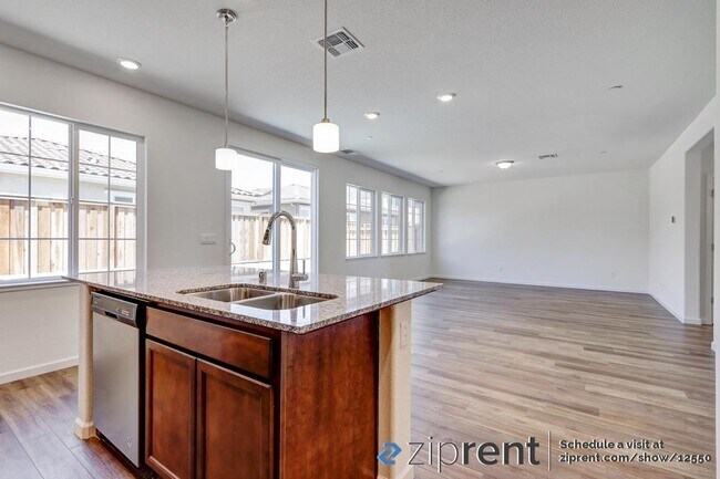 Building Photo - 513 Vanek Dr