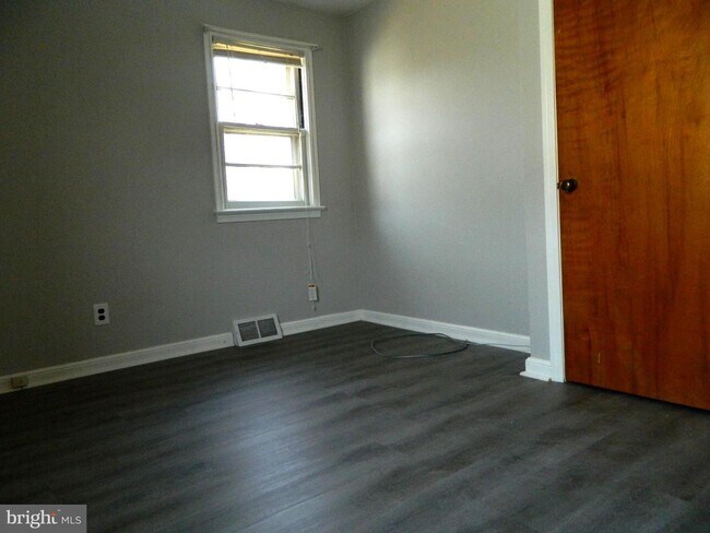 Foto del edificio - 218 Deptford Ave