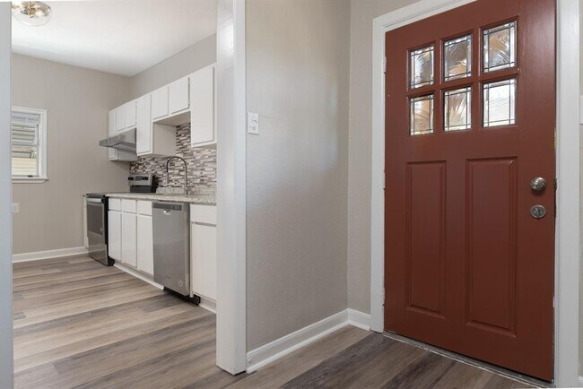 Foto del edificio - 216 Redan St