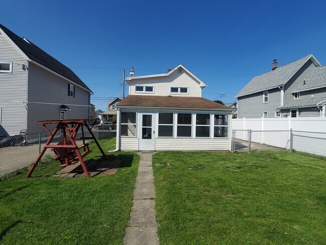 Rear - 31 Durkee St