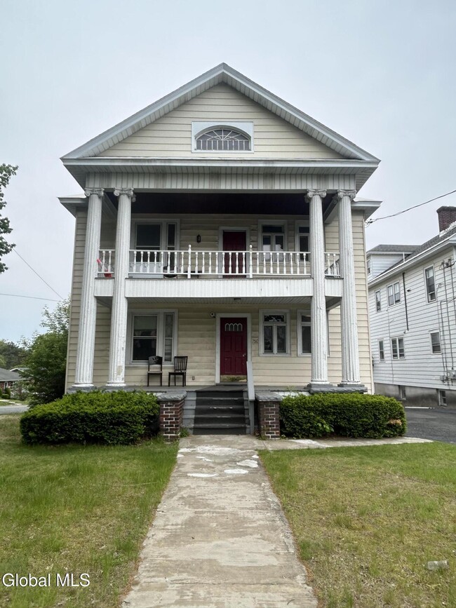 Building Photo - 830 Western Ave