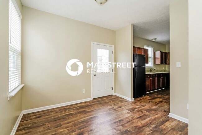 Foto del edificio - 3 Bedroom Pet-Friendly Home in Indianapoli...